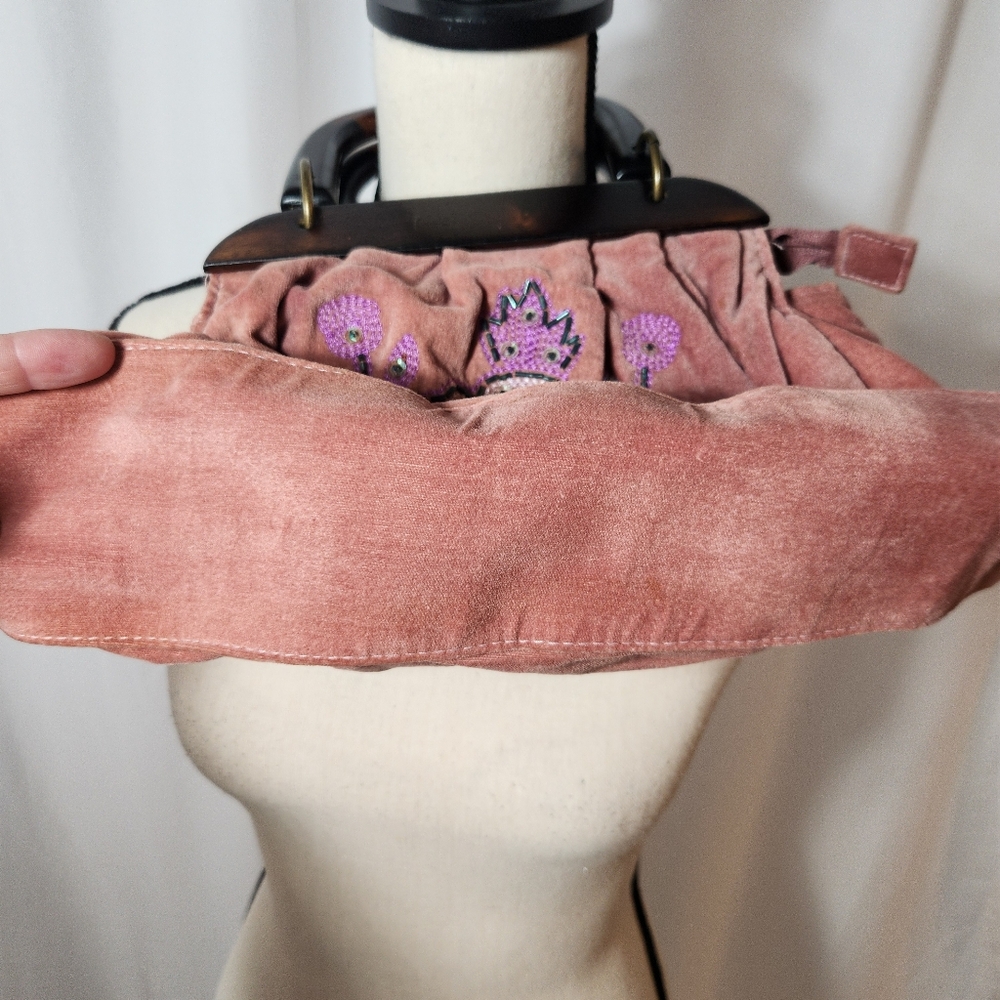 Avon Pink Faux Suede Wooden Handle Bag Purse 2005 w/Floral Beads and Embroidery - Picture 4 of 7